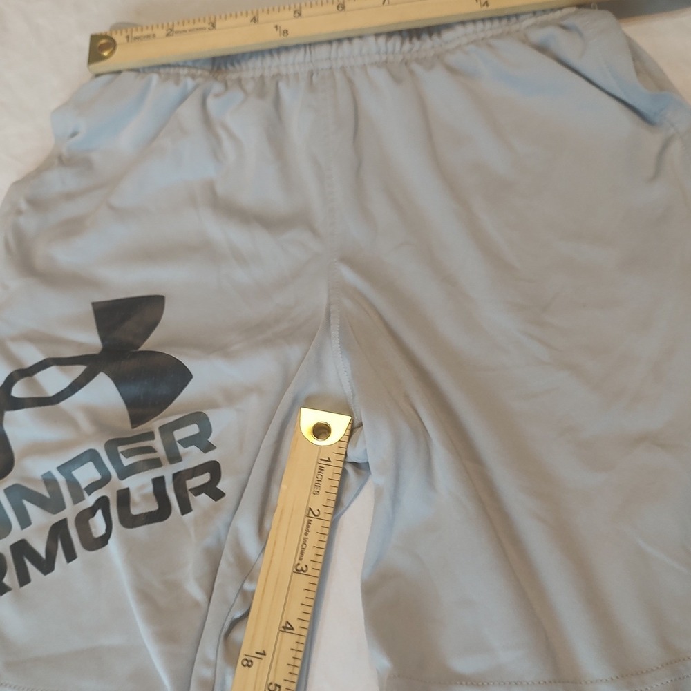 Under Armour Athletic Shorts Kids Youth Medium YMD Gray Good Loose Fit Logo